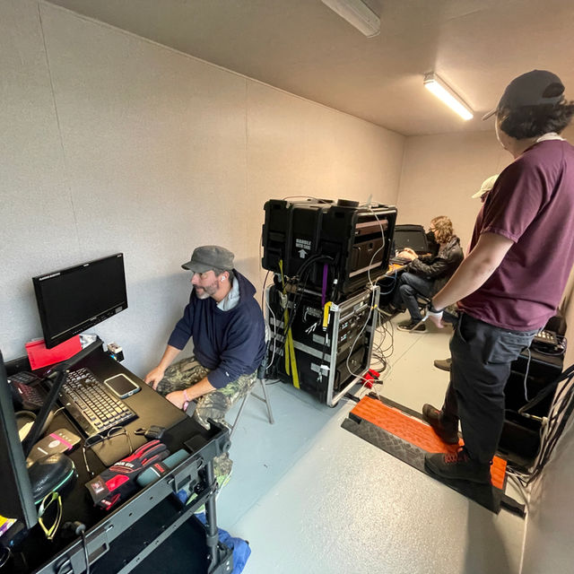Behind the scenes 10